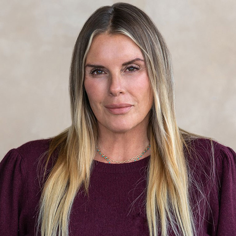 Elizabeth Thibaudeau, Vice-Presidente