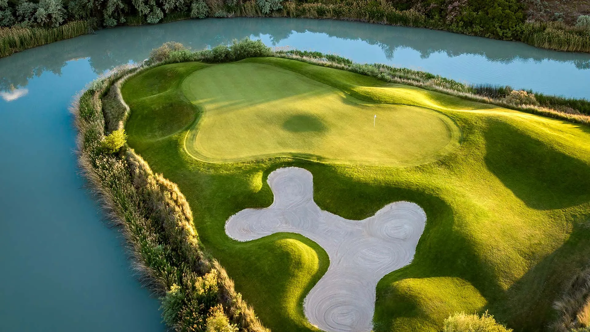 Golfers at the Chipping for Charity tournament